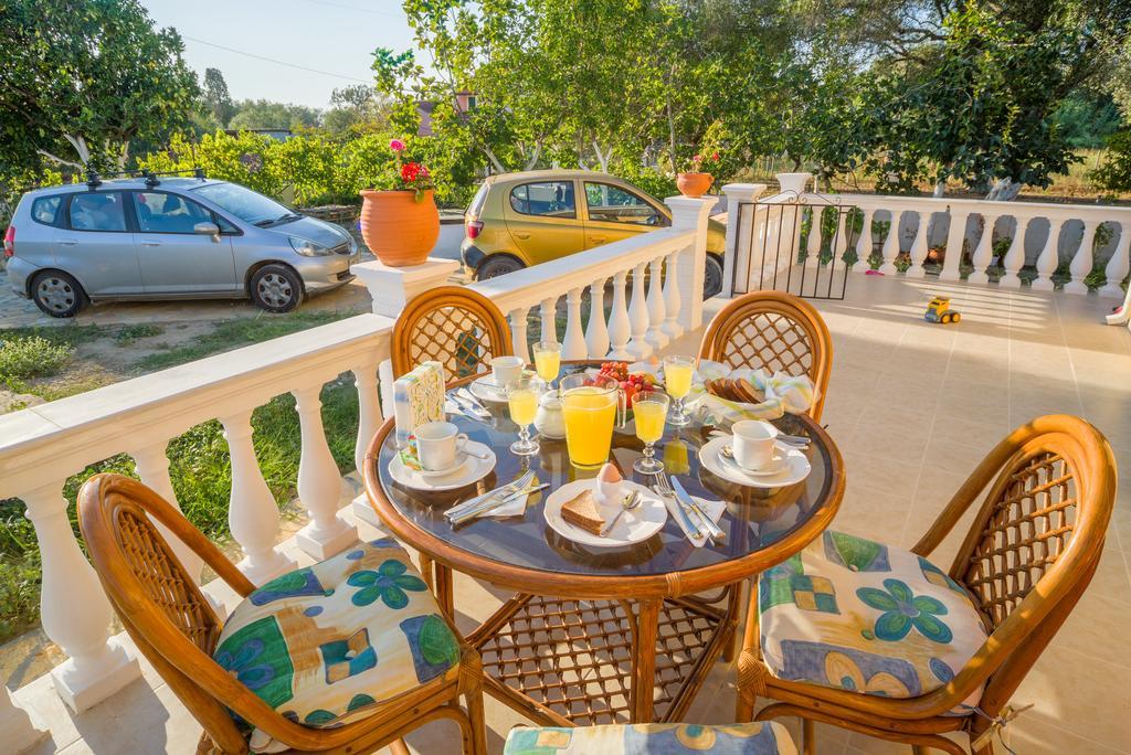 Karia Holiday Home Lefkími Kültér fotó